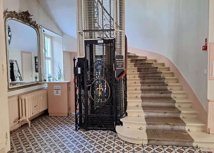 Equipe - Le Beau Site Apartment